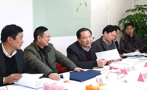 荊門市委常委、常務(wù)副市長胡功民率隊赴上?？疾欤c我司簽訂委托招商引資戰(zhàn)略合作協(xié)議